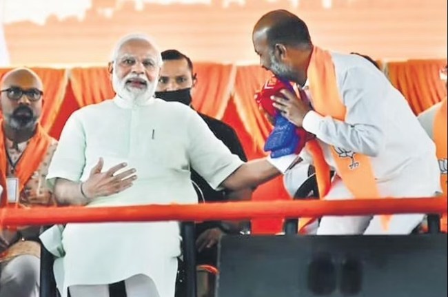 PM Modi praises Bandi Sanjay