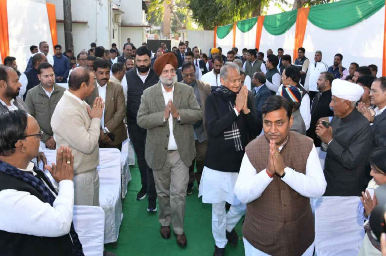 Jaipur News : नाराज रंधावा गहलोत से बोले- सख्ती की जरूरत, बिना सख्ती नहीं चलता घर, पार्टी और देश