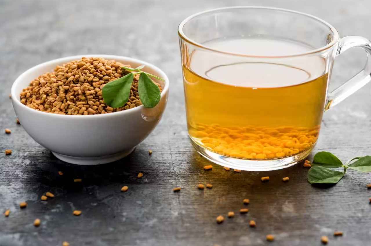 Health TIPS: सर्दियों में खेली पेट पीना शुरू करें मेथी पानी, वजन होगा कम, दूर भाग जाएंगी ये बीमारियां