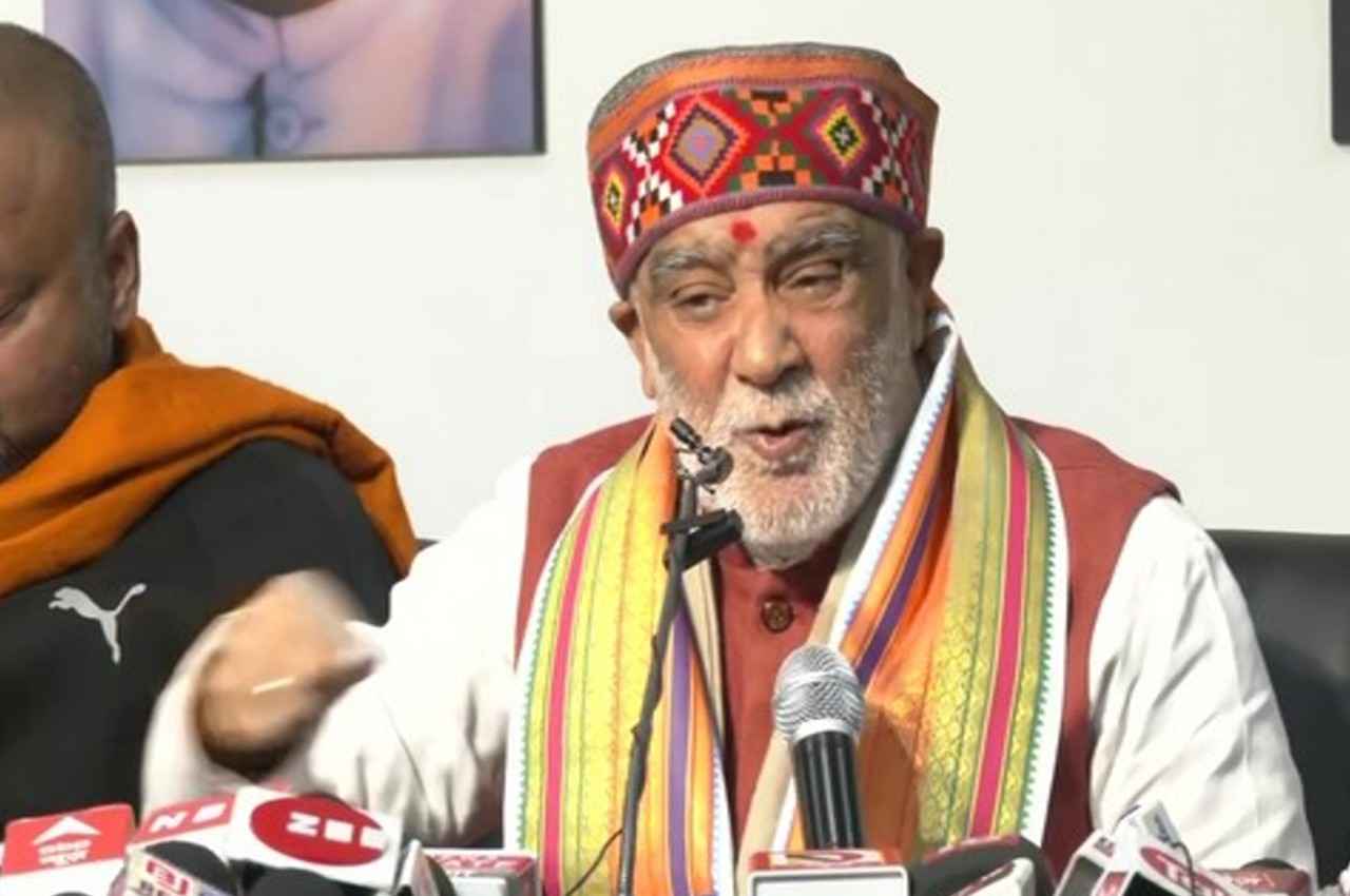 VIDEO: प्रेस कॉन्फ्रेंस में रो पड़े केंद्रीय मंत्री अश्विनी चौबे, बोले- बक्सर में 24 घंटों में मुझ पर दो बार हमले की कोशिश