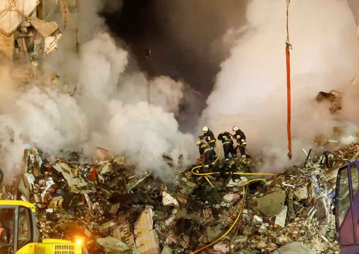 Russia Strikes Ukraine: यूक्रेन के निप्रो में रूसी हमले में 12 लोगों की मौत, जेलेंस्की ने दुनिया से की ये अपील
