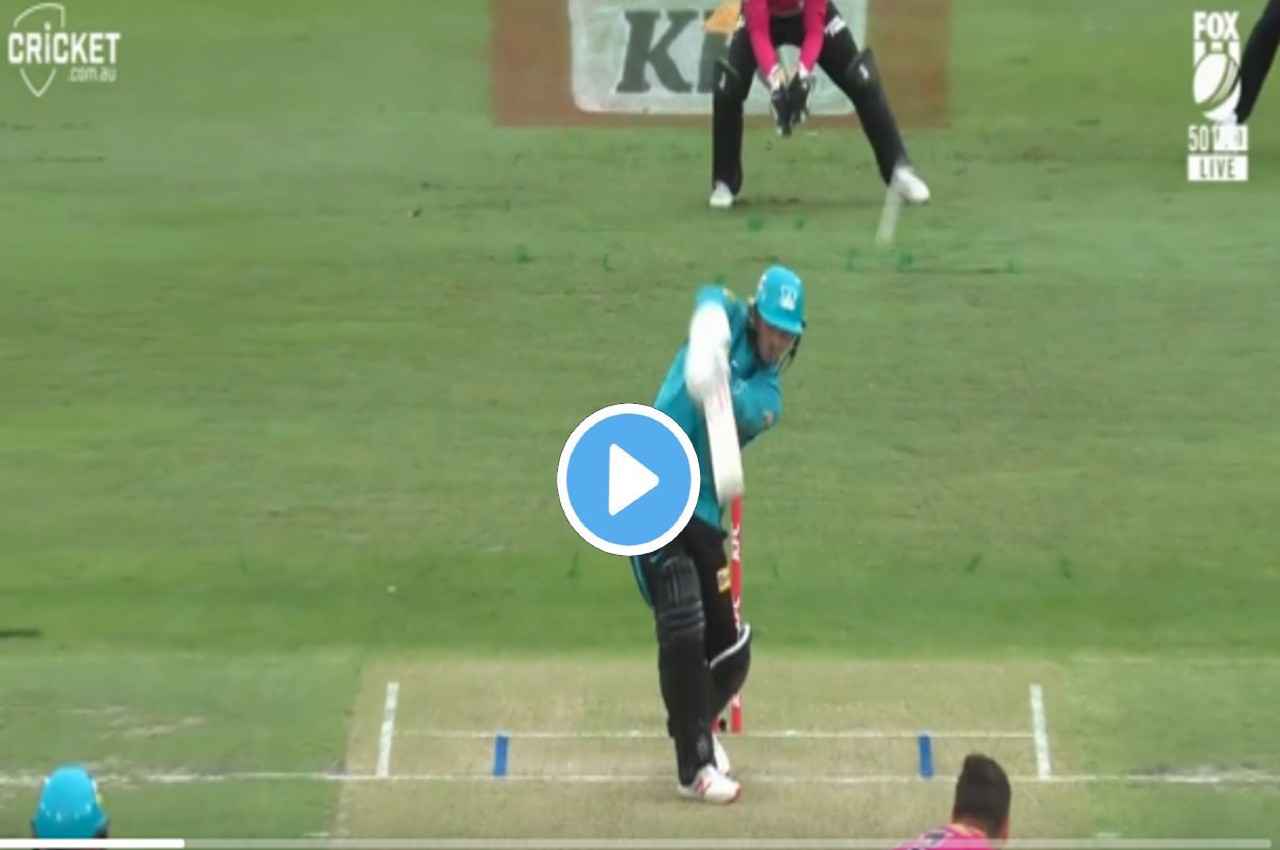 BBL: छक्के से की मैच की शुरुआत, मुनरो ने मचाया हाहाकार, लगाए 6.6.6.6.6.6, देखें Video
