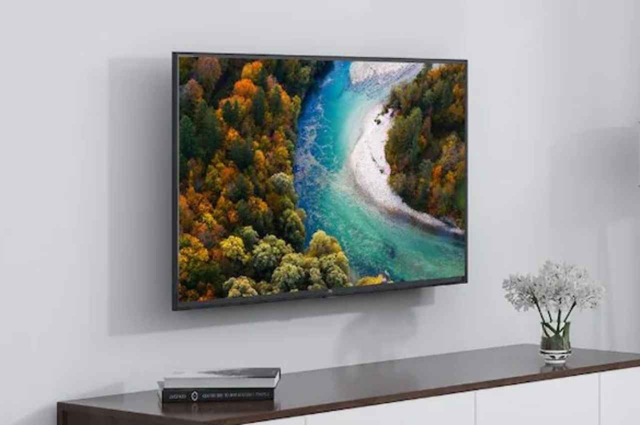 Cheapest Smart TV: नहीं मिलेगा फिर ऐसा मौका, केवल 999 रुपये में मिल रहा है 32 इंच का स्मार्ट टीवी!