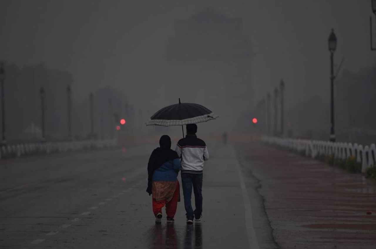 Weather Update: दिल्ली से लेकर यूपी-बिहार तक बारिश का अलर्ट, जानिए कैसा रहेगा उत्तर भारत में आज मौसम