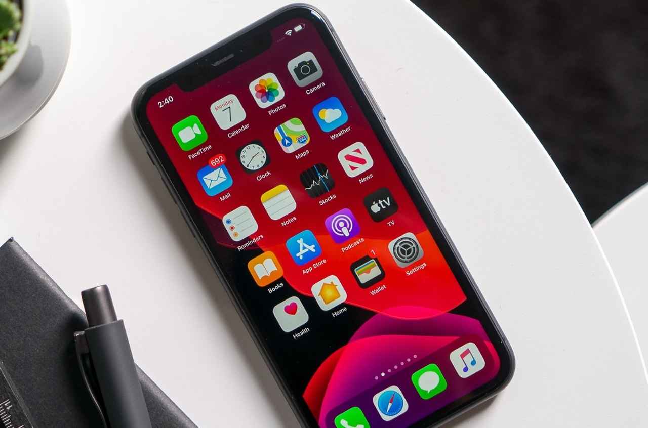 iPhone को सिर्फ 12,200 रुपये में खरीदने का मौका! जानें किस पर है ये डील