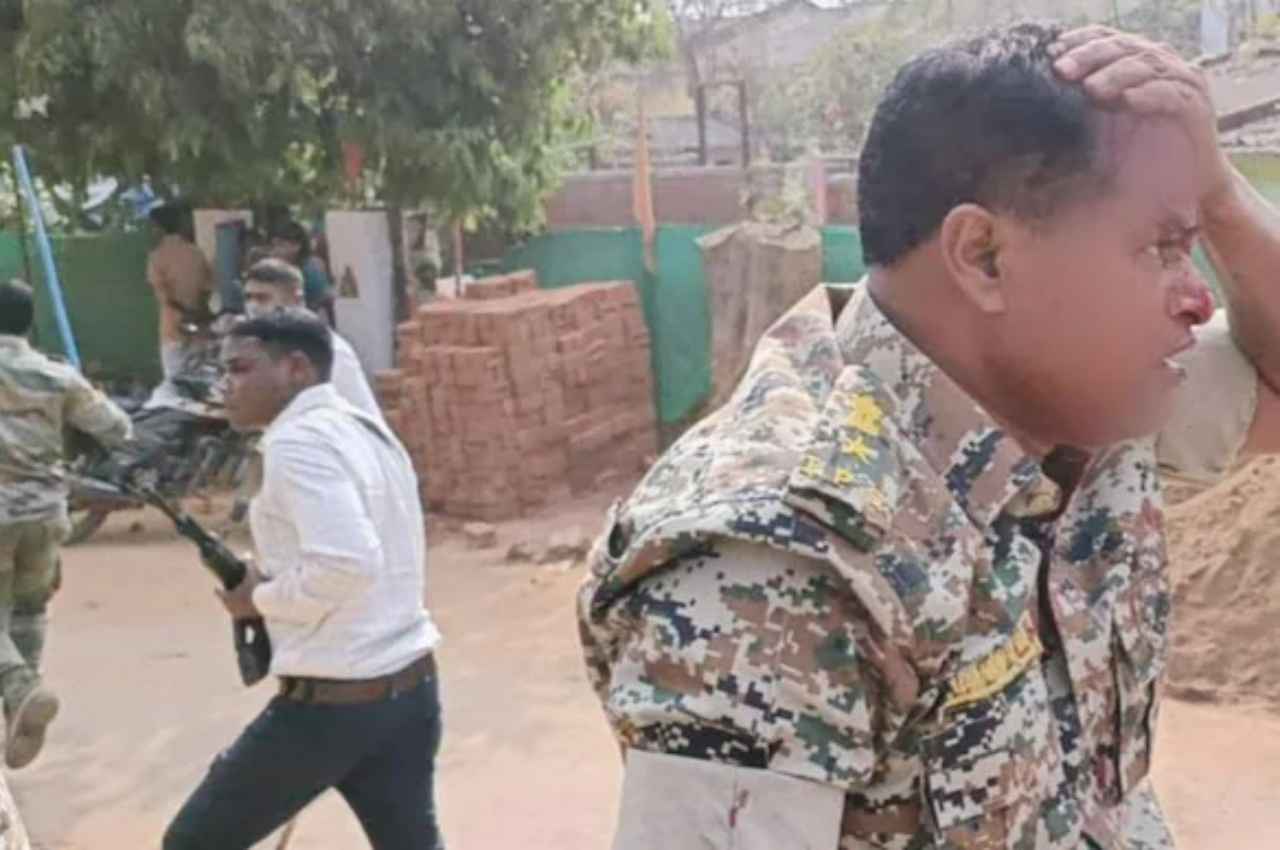 छत्तीसगढ़: धर्म परिवर्तन को लेकर चर्च में आदिवासियों ने की तोड़फोड़, एसपी के सिर पर गंभीर चोट