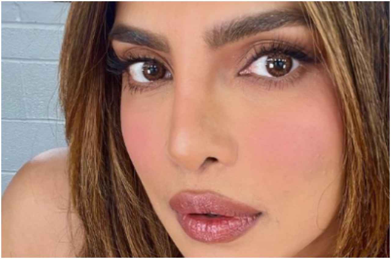 priyanka chopra photo,,,,,mmm