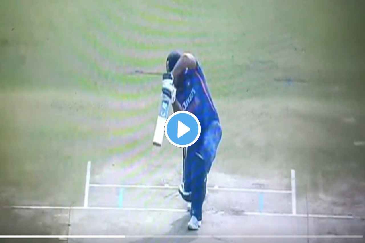 IND vs NZ: रोहित ने 3 फील्डर के बीच से निकाला चौका, हिटमैन के खूबसूरत चौके पर हार जाएंगे दिल, देखें video