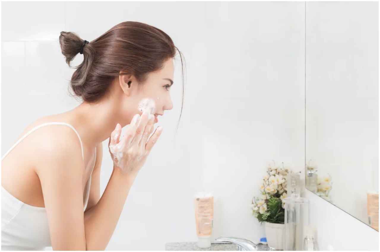 Beauty Tips: बिना मेकअप खूबसूरती बढ़ाने के ये हैं 8 तरीके,  हर कोई पूछेगा बेदाग त्वचा के राज