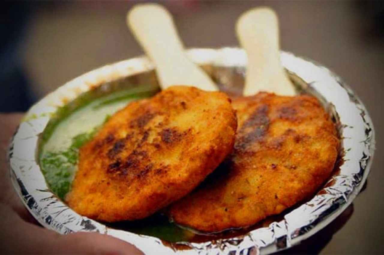 Street food lovers: छोड़ें बाहर क्यों जाना घर पर ही बनाएं लाजवाब Aloo Tikki, परफेक्ट रेसिपी है ये