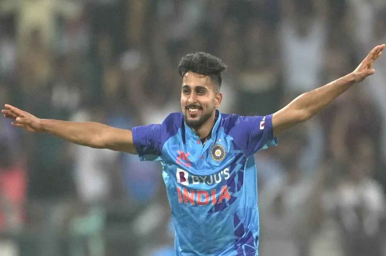 IND vs SL: 22 साल के उमरान मलिक ने तोड़ा 24 साल पुराना रिकॉर्ड, इस गेंदबाज गेंदबाज के नाम था यह मुकाम
