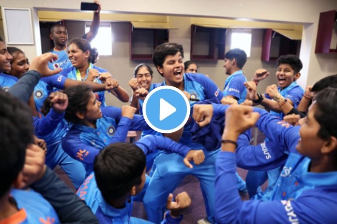 wu19 t20 world cup team india players dance on kala chashma