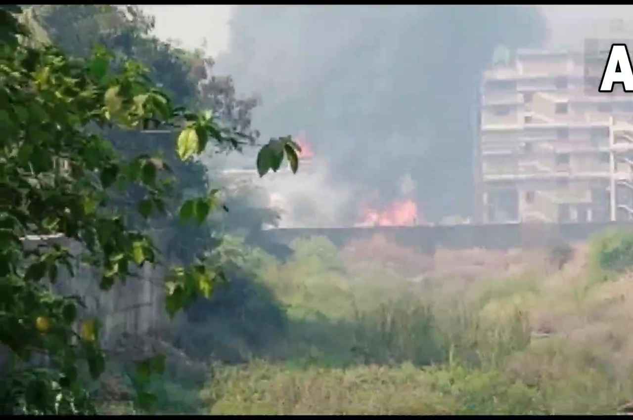 Maharashtra News: महाड की एक फैक्ट्री में भीषण आग, 11 लोग घायल