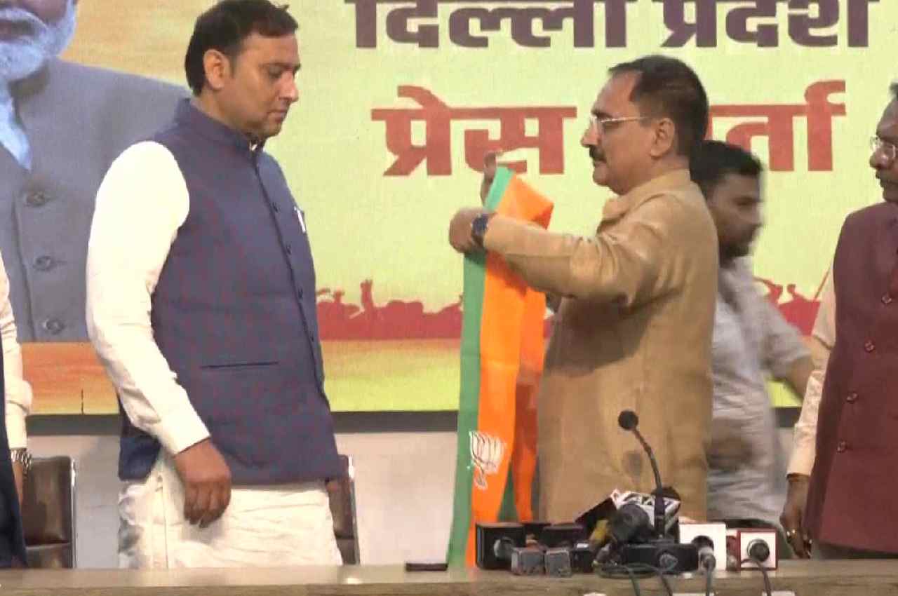 AAP councillor, AAP councillor joins BJP, Pawan Sehrawat, ruckus in MCD house