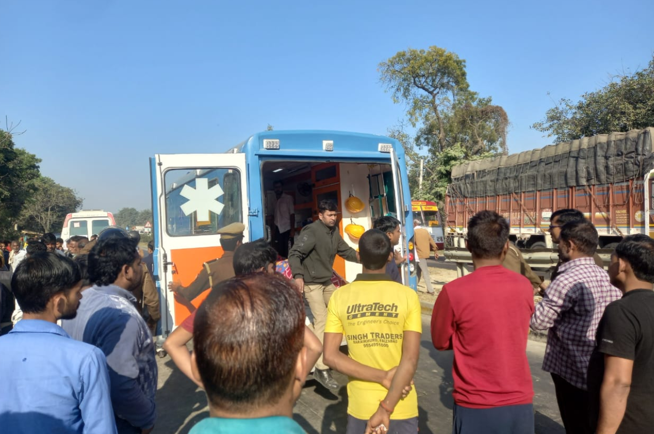 Road Accident, Ayodhya Road Accident, Rudauli Kotwali In Ayodhya, Ayodhya National Highway, Road Accident Ayodhya, Three Died In Ayodhya, Ayodhya News
