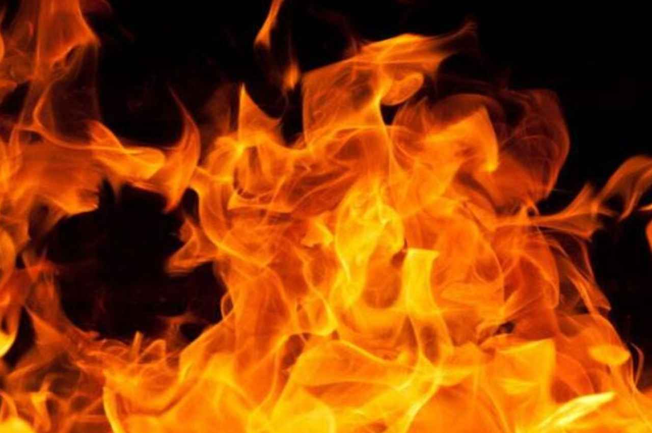 UP News: नोएडा में 24 घंटे में 3 जगहों पर लगी आग; चपेट में आया अडानी कोनेक्स डेटा सेंटर