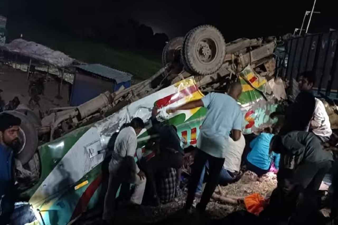 Sidhi Accident: एमपी के सीधी में भीषण सड़क हादसा, 8 से ज्यादा की मौत, करीब 25 घायल