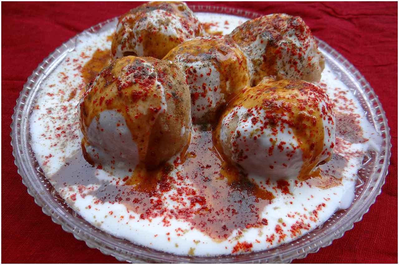 Dahi Bhalla Recipe: होली पर इस विधि से बनाएं दही भल्ले, मेहमान भी पूछेंगे बनाने की ट्रिक