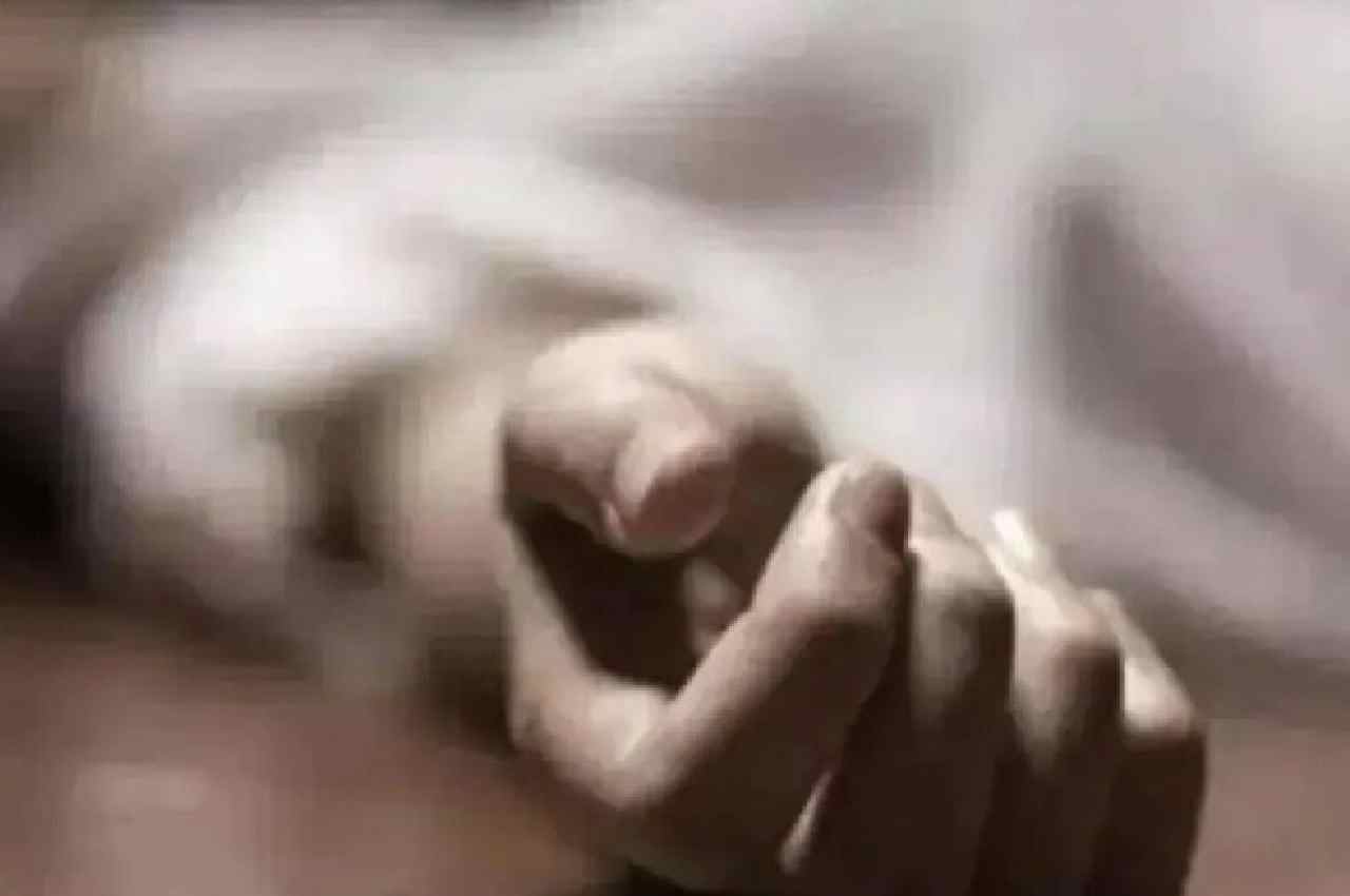 UP News: After shooting girlfriend in Ghaziabad, lover consumed poison, both died