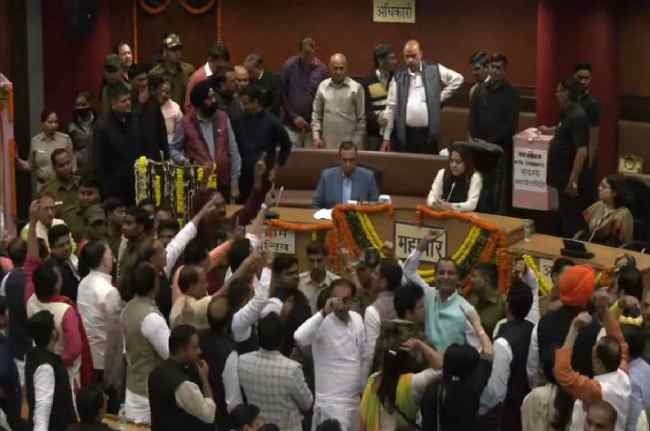 mcd delhi, mcd, Municipal Corporation of Delhi, aap, bjp, ballot box, election of standing committee, Saurabh Bharadwaj, Shelly Oberoi