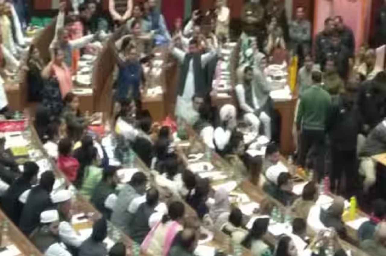 Delhi Mayor Election: तीसरी बार टला दिल्ली मेयर का चुनाव, वोटिंग से पहले सदन स्थगित