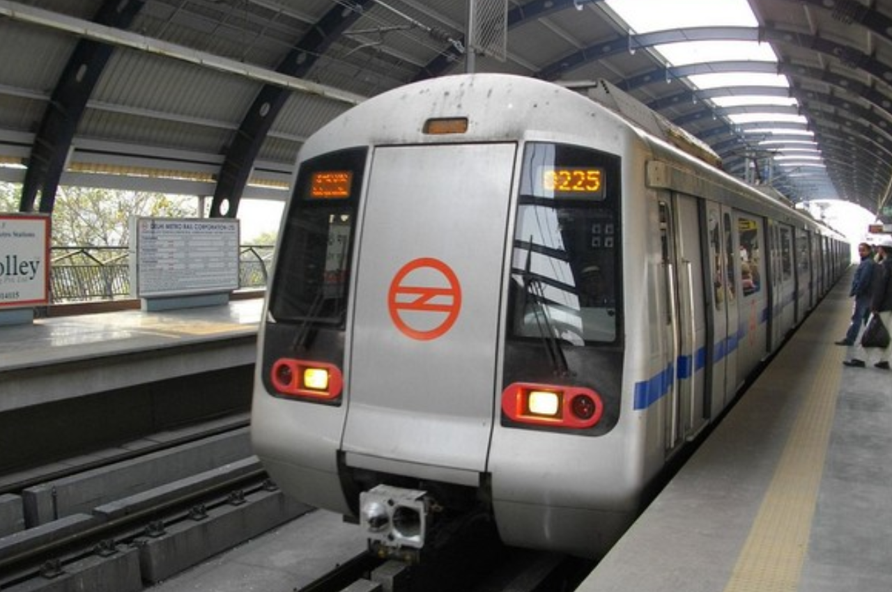 Delhi Metro Rail Corporation, DMRC, Delhi Metro, alcohol carry in delhi metro