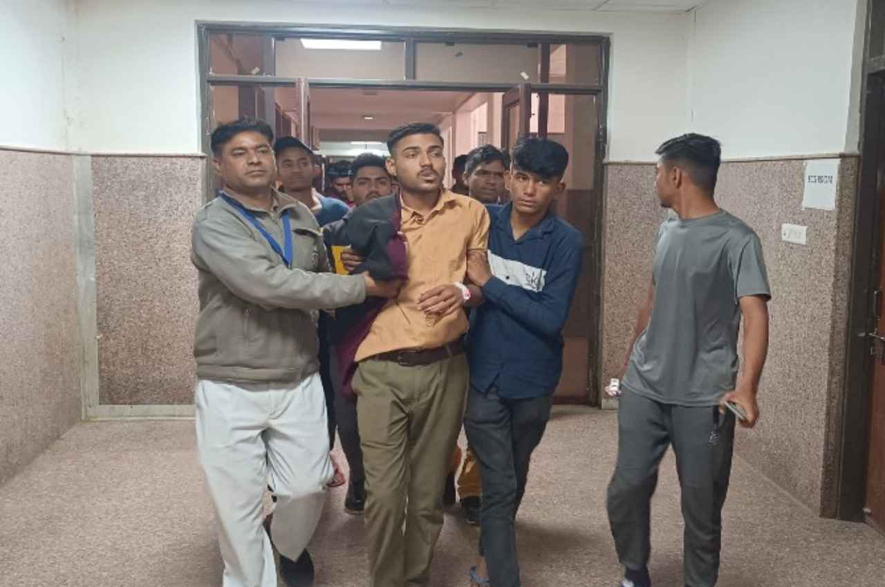 Food Poisoning: जोधपुर में बासी दाल खाने से बिगड़ी सरकारी हॉस्टल के बच्चों की तबीयत, 10 की हालत गंभीर