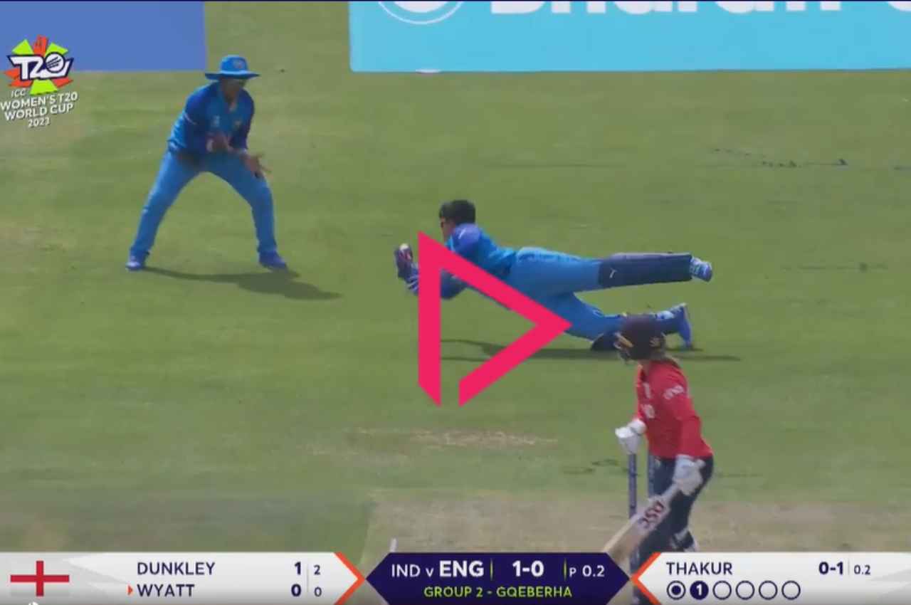 IND W vs ENG W: रेणुका की बॉल पर ऋचा घोष ने एक हाथ से लपका अविश्वसनीय कैच, देखें वीडियो