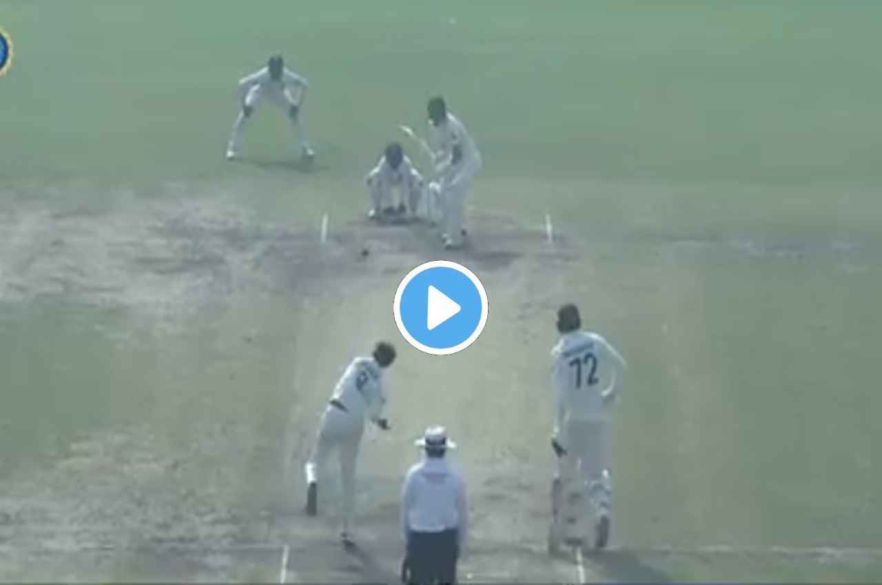 IND vs AUS: हवा में लहराकर स्टंप में धुसी Ravindra Jadeja की बॉल, मार्नस लाबुशेन हो गए आउट, देखें वीडियो