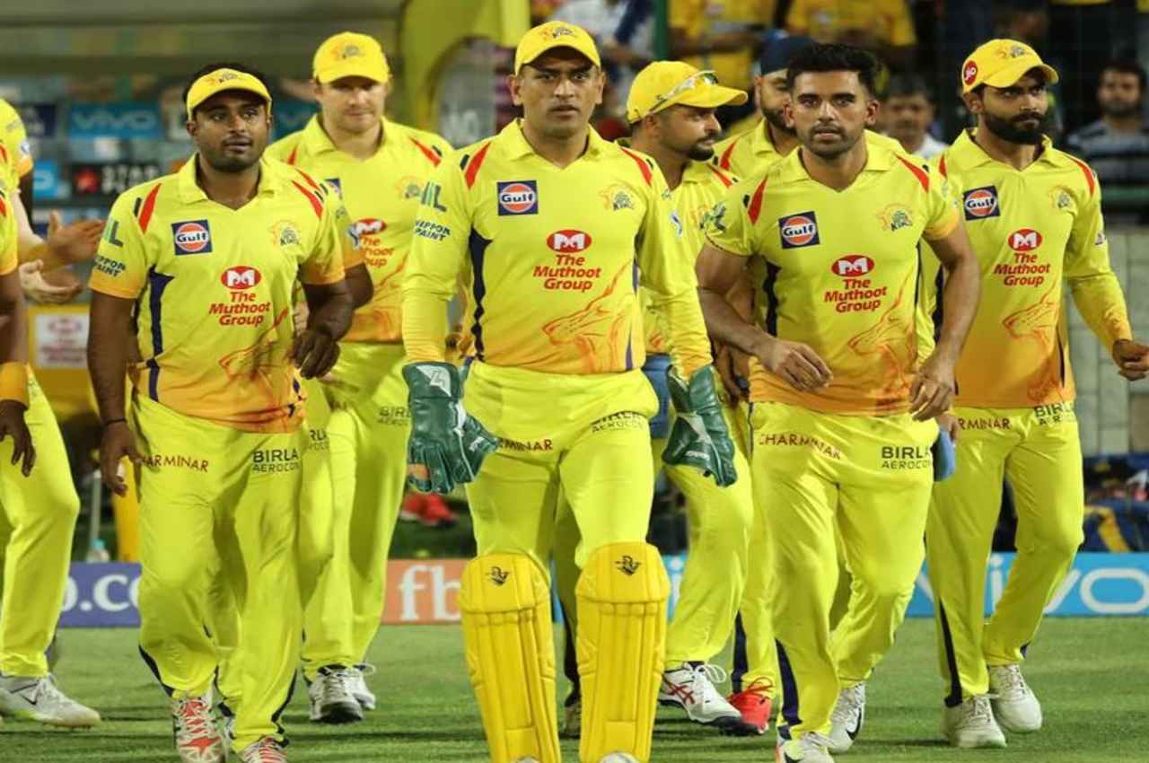 IPL 2023: चेन्नई सुपर किंग्स को लगा बड़ा झटका, ये करोड़पति गेंदबाज चोट के चलते हुआ बाहर