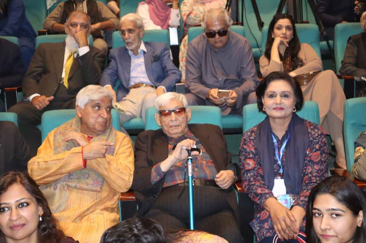 लाहौर में जावेद अख्तर ने पाकिस्तान को धोया, बोले- मुंबई के हमलावर नार्वे-मिस्र से नहीं आए थे, वो आपके मुल्क में खुलेआम घूम रहे हैं