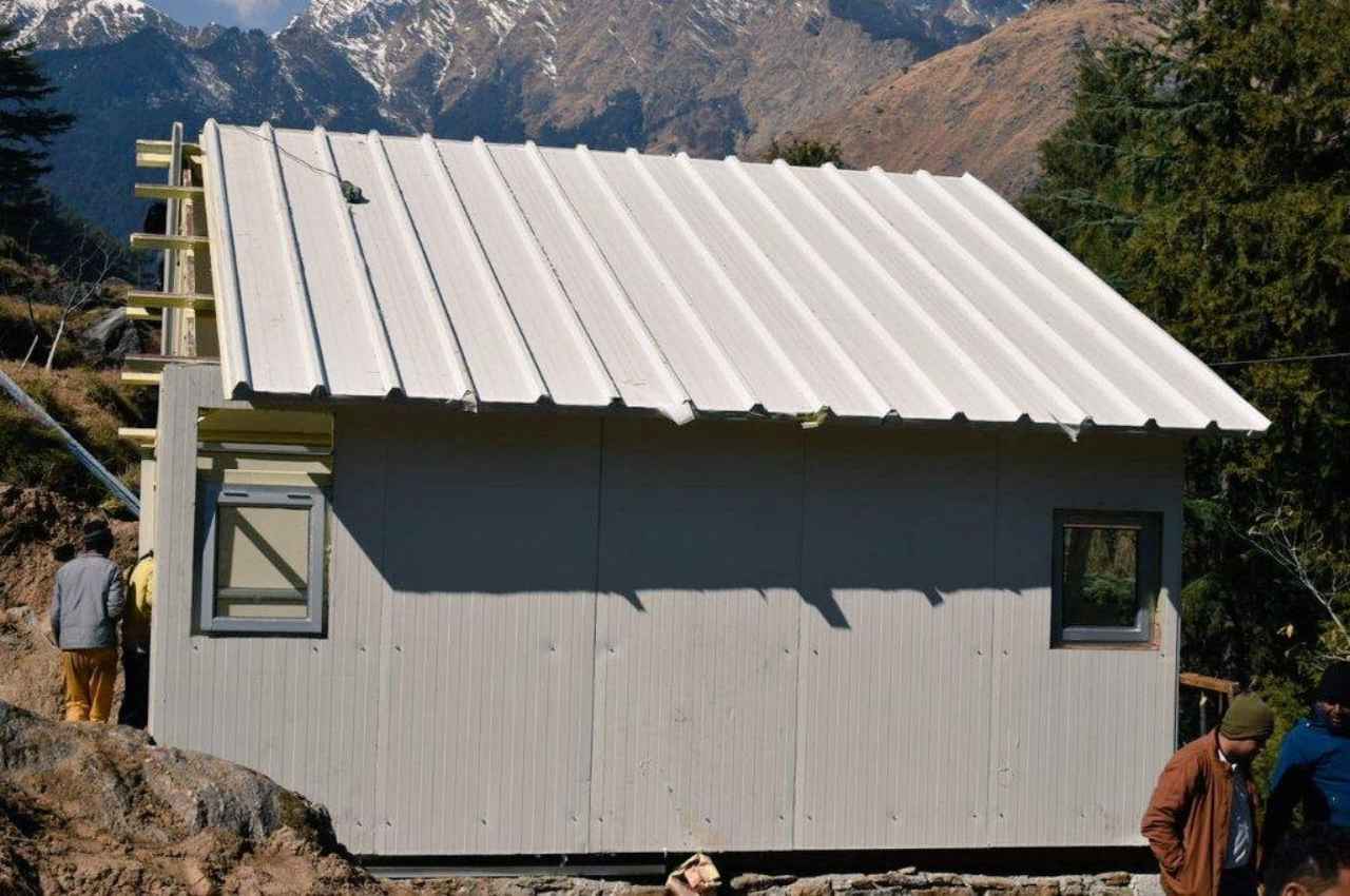 Joshimath Sinking: आपदा प्रभावित लोगों के लिए जोशीमठ में बन रहे प्रीमेड होम, जानें क्या है खासियत?