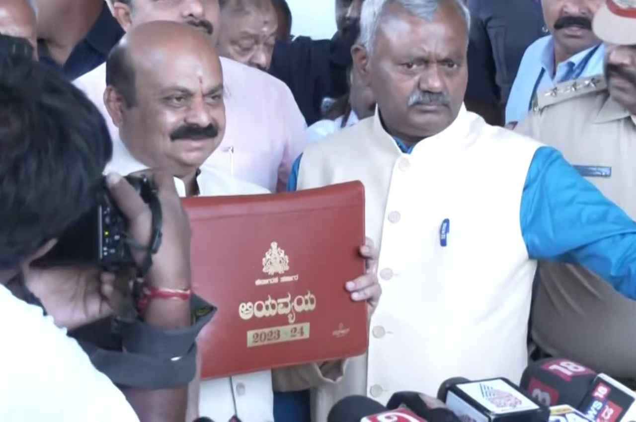 Karnataka Budget 2023: बजट पेश करते हुए CM बोम्मई का बड़ा ऐलान, बोले- बेंगलुरु में भी राम मंदिर बनाएंगे