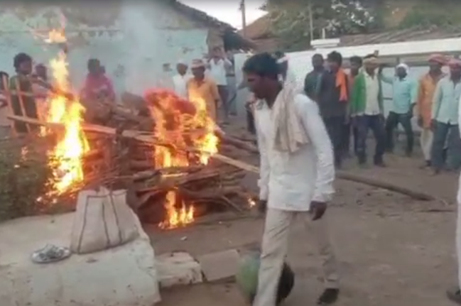 MP News, Khandwa Murder Case, Khandwa Man Beaten To Death, Khandwa Hindi News