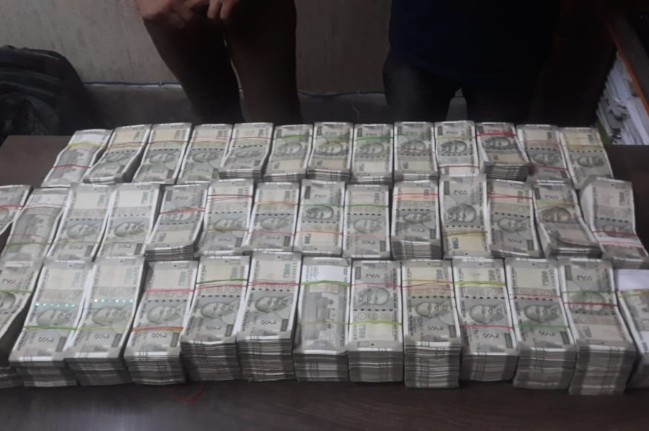 _Kolkata Police West Bengal, Kolkata Police, South Kolkata Gariahat, Kolkata Police recovered Rs 1 crore, Kolkata Police News, Kolkata Hindi News