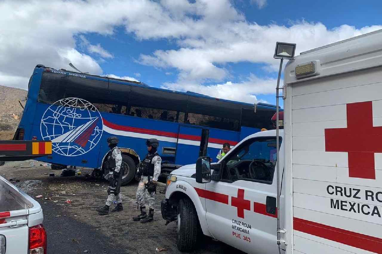 Mexico bus accident , bus overturns, migrants from Venezuela
