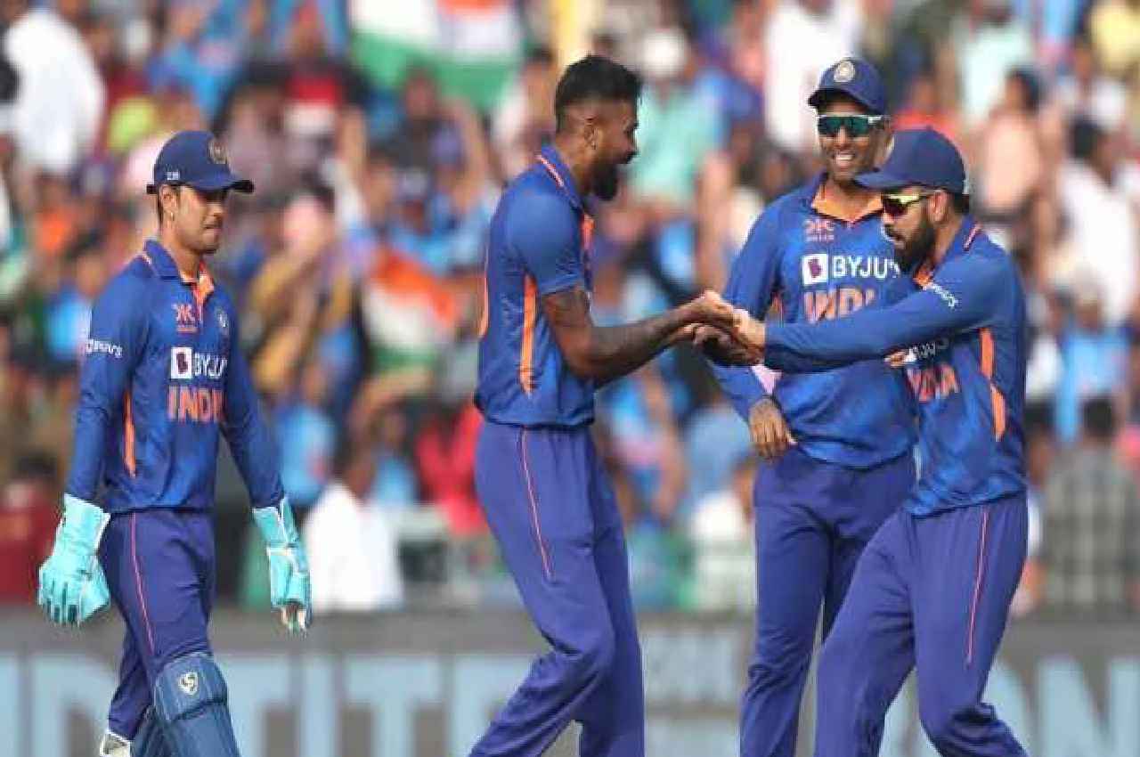 IND vs AUS ODI: वनडे सीरीज के लिए टीम इंडिया का ऐलान, देखें किस-किस को मिला मौका
