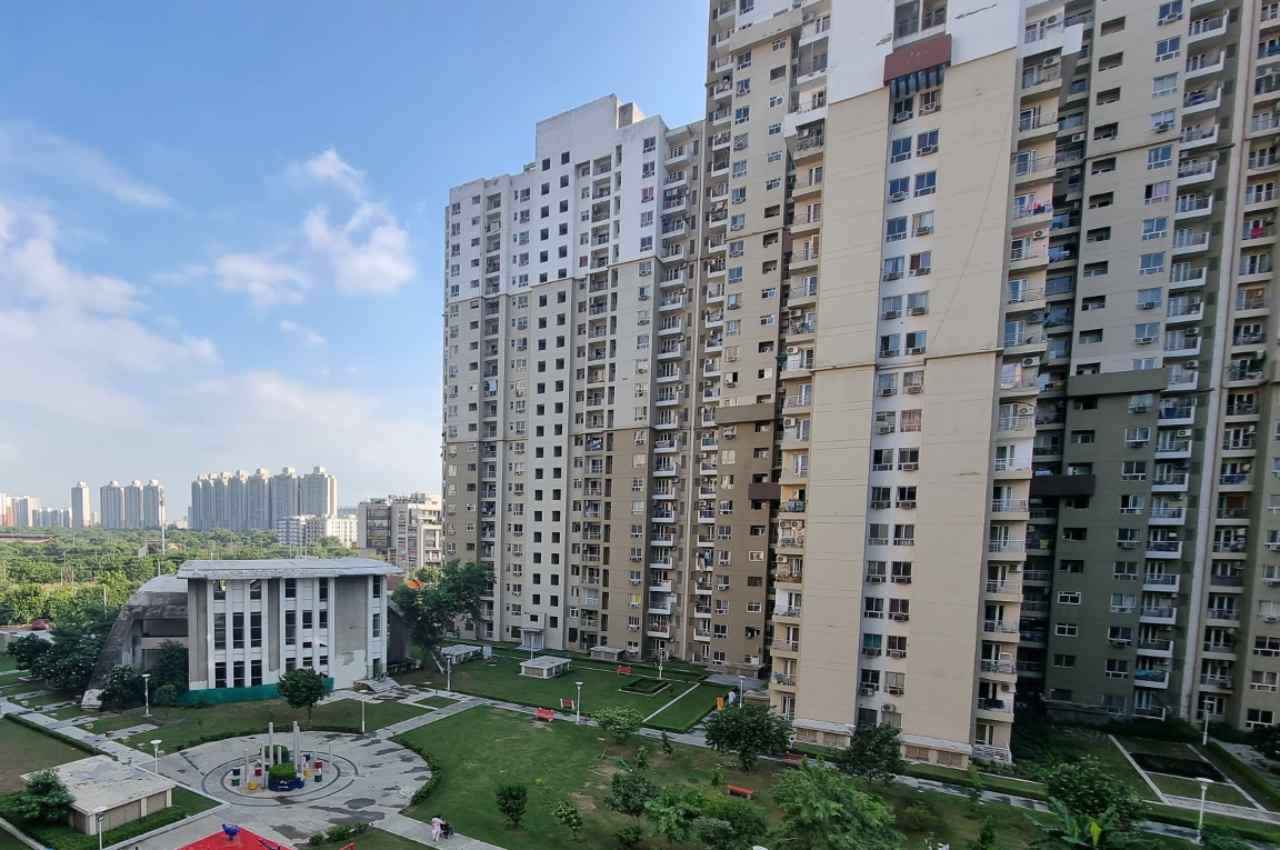 Noida News: सोसायटी वालों ने अपनी नौकरानियों के लिए बनाए 'इज्जतघर', पूरे शहर के लिए बनी मिसाल