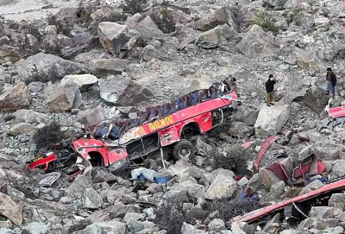 Pakistan Bus Accident, Khyber Pakhtunkhwa, 30 killed in pakistan