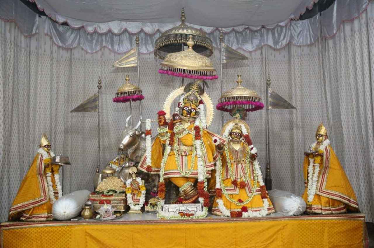 Phulera Dooj 2023: फुलेरा दोज पर कर लें ये उपाय, प्रेम विवाह की सभी बाधाएं होंगी दूर
