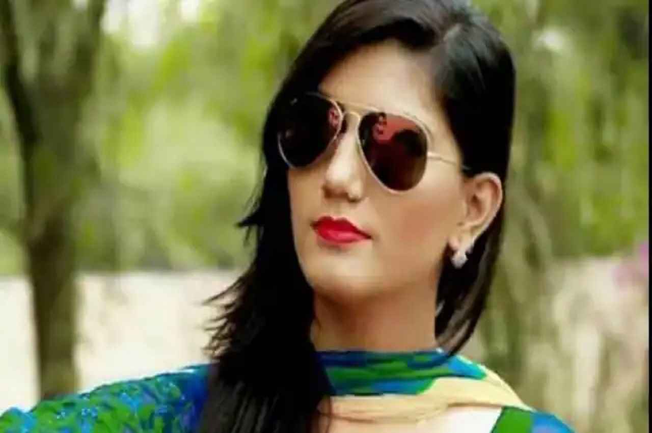 Sapna Controversies: सपना चौधरी ने लटके झटकों से खूब दिल जीते, लेकिन तोड़े भी बहुत! देसी क्वीन का नया कांड आया सामने