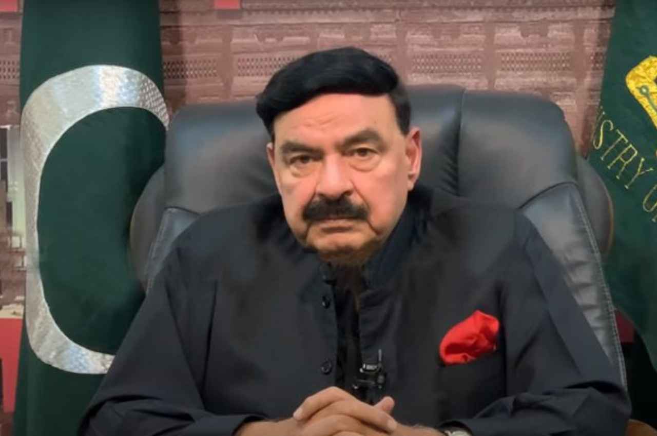Pakistan Politics: पाकिस्तान के पूर्व गृह मंत्री शेख अहमद गिरफ्तार, बोले- 100-200 पुलिस मेरे घर में घुसी, मारपीट की