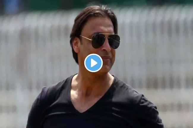 Shoaib Akhtar trolled Kamran Akmal english mocks