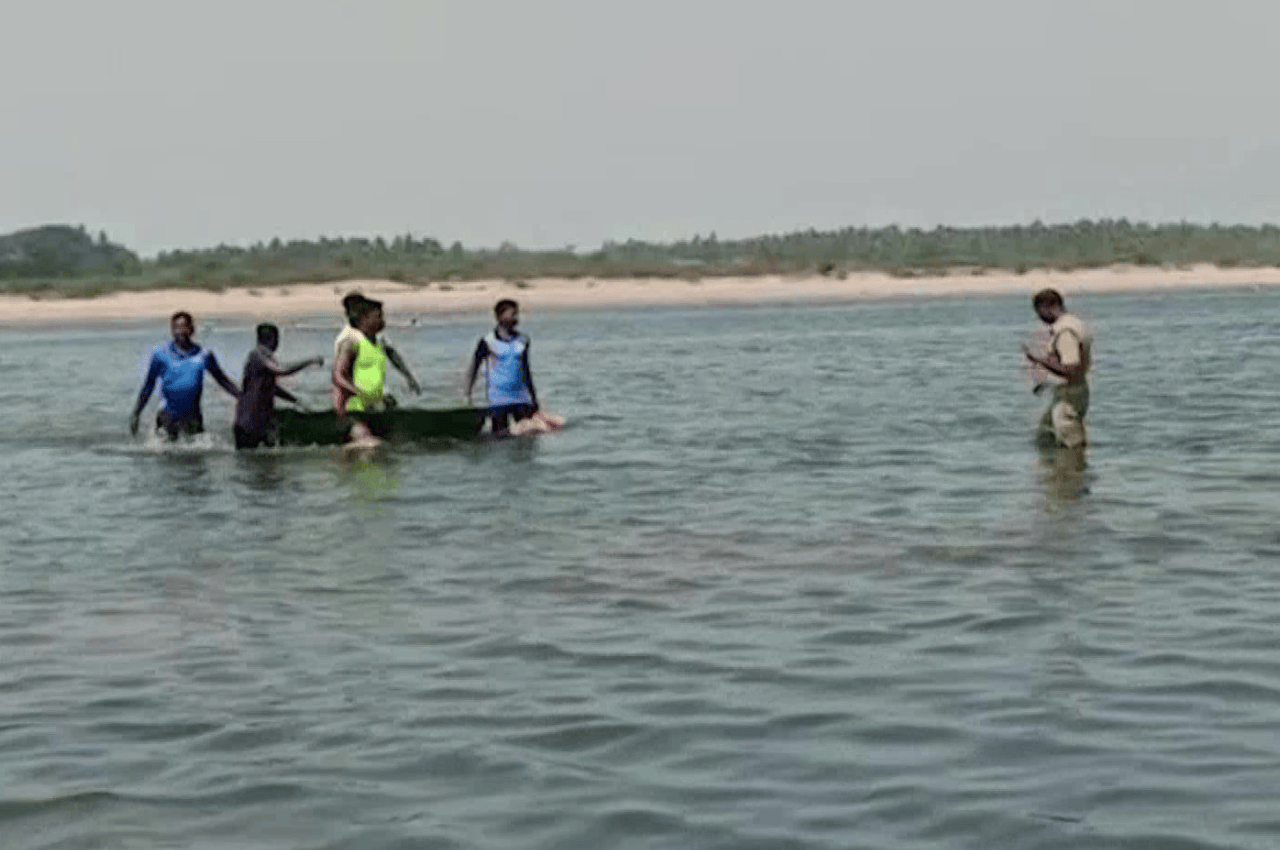 Tamil Nadu: कावेरी नदी में डूबने से 4 छात्राओं की मौत, फुटबॉल प्रतियोगिता में हिस्सा लेने के बाद नदी किनारे पहुंची थीं