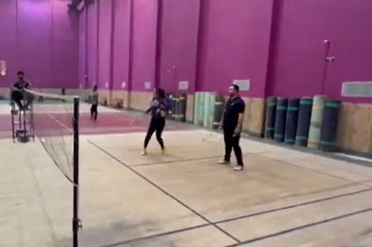 Tejashwai Yadav Play Badminton With Neetu Chandra