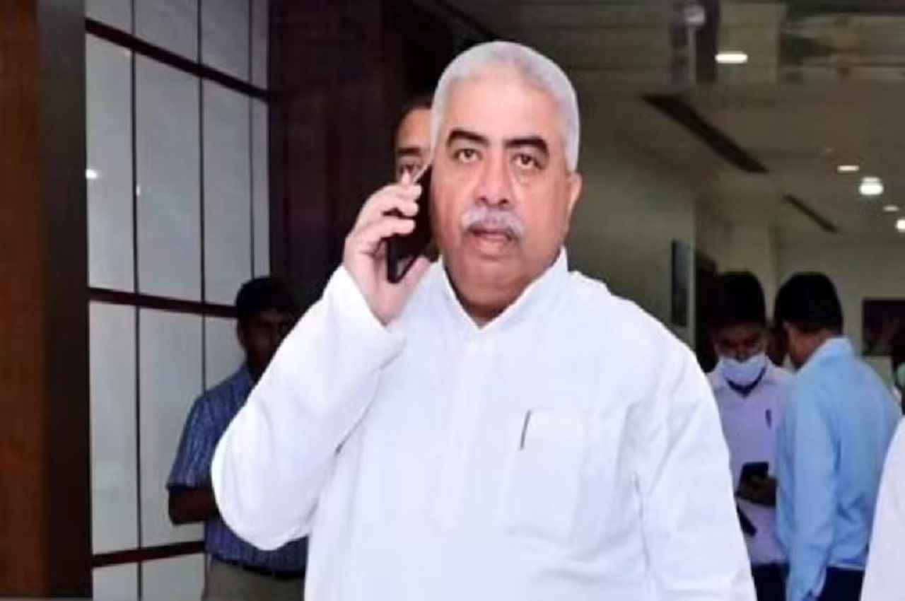 UP के MSME मंत्री राकेश सचान को आवंटित 72 प्लॉट रद्द, जानें कैसे खुला ये मामला