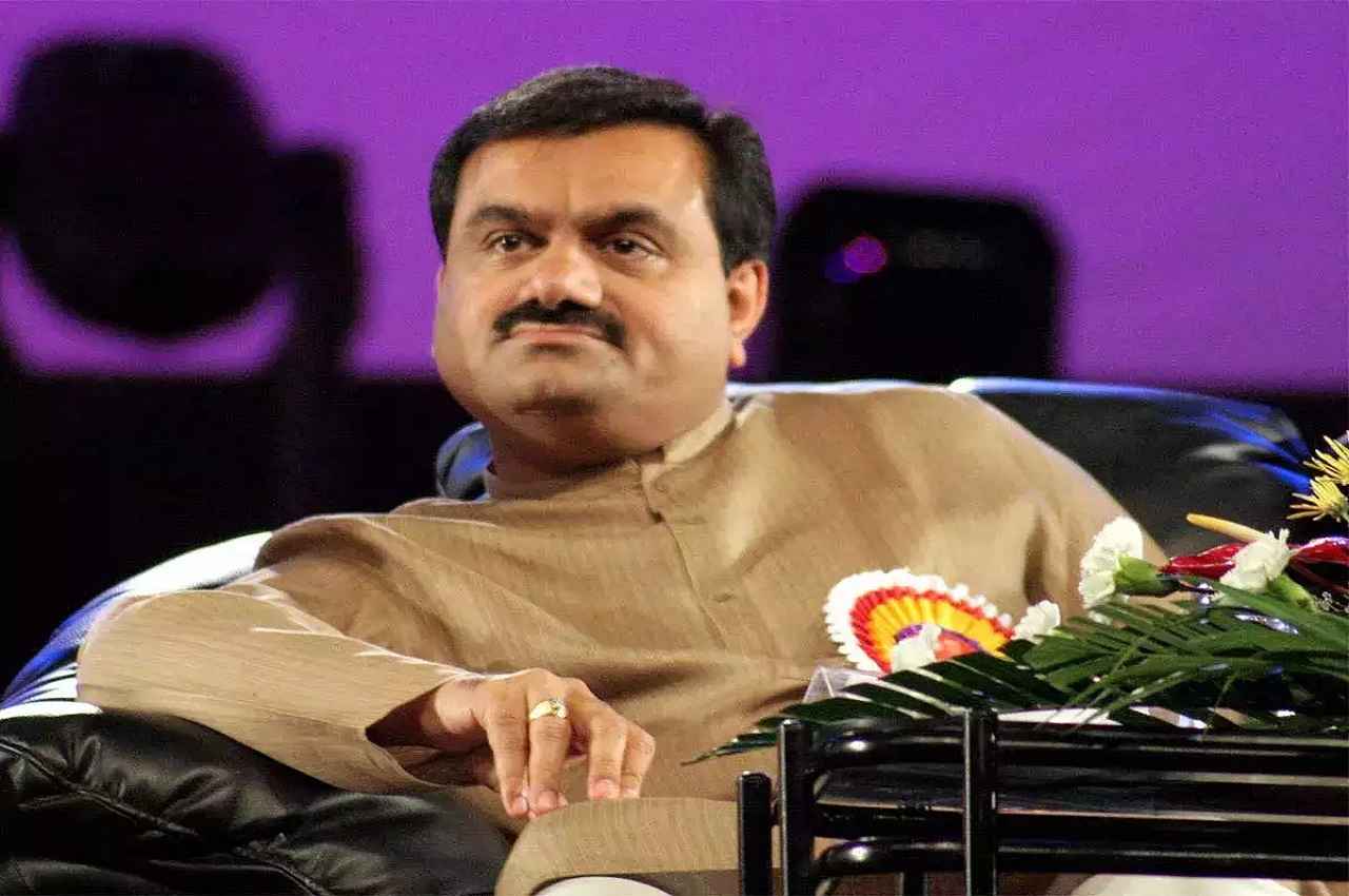 Adani Group को लेकर सख्त हुआ RBI, उठाया ये बड़ा कदम
