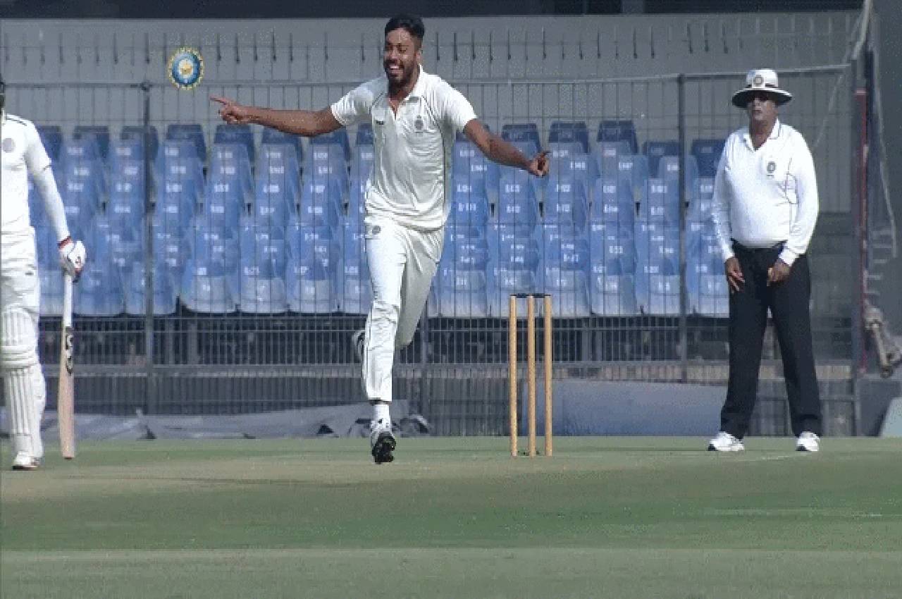 avesh khan took 36 wickets in 7 matches