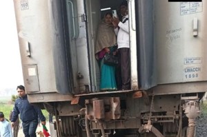Satyagarh Express Train, Train detach from engine, Train Accident Probe