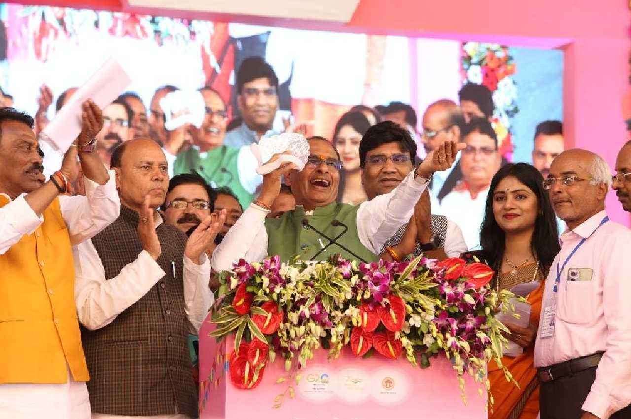 CM शिवराज का बड़ा ऐलान, 100 करोड़ की लागत से बनेगा संत रविदासजी का मंदिर